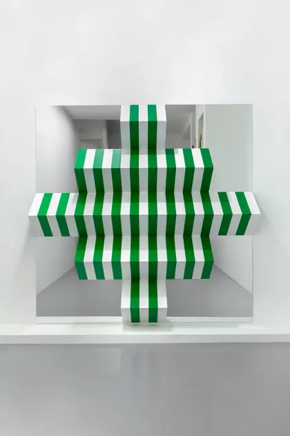 Daniel Buren, Daniel Buren, Prismes et miroirs : Haut-relief - DBPF 32, Juillet 2021, DB413 | Artworks | Mennour