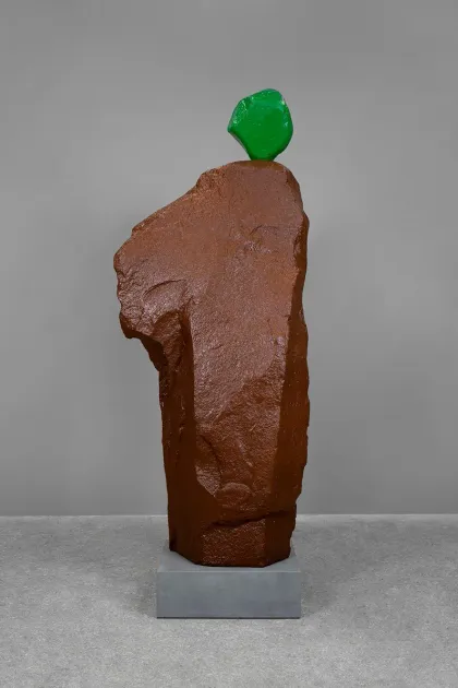 Ugo Rondinone, Ugo Rondinone, green brown monk, 2024, UR396 | Artworks | Mennour