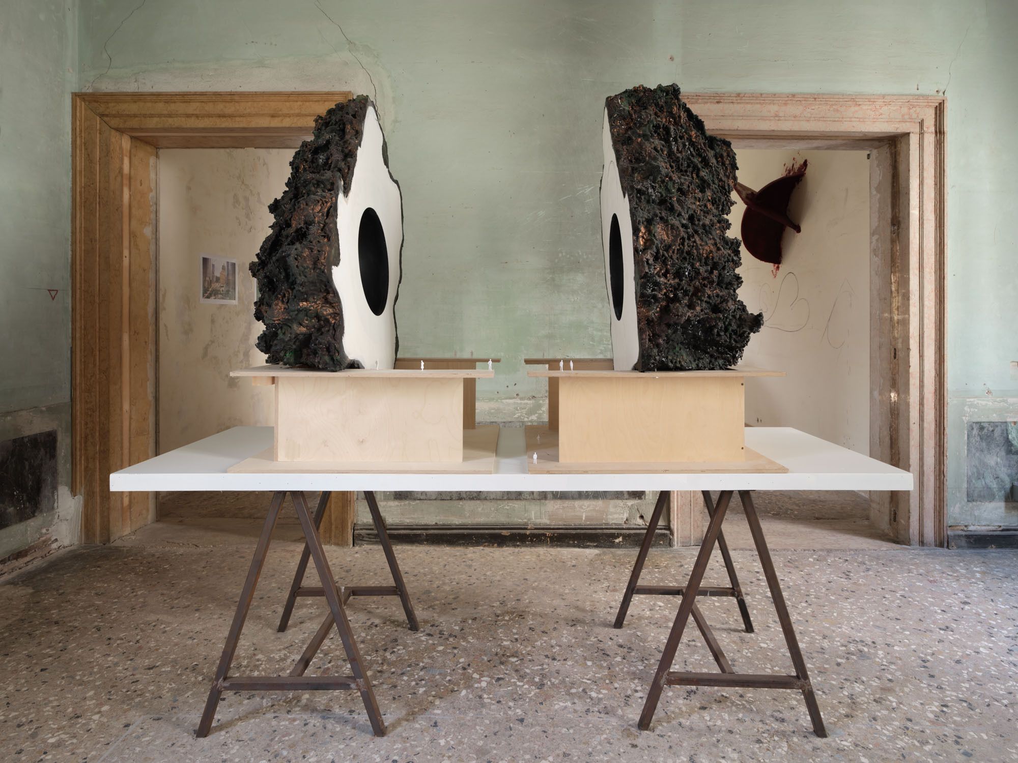 ANISH KAPOOR | Exhibitions | Mennour