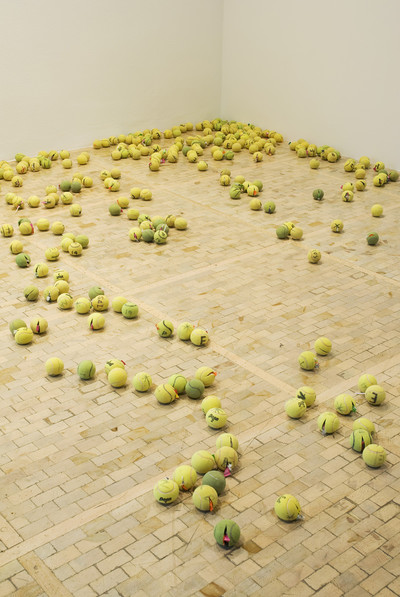 Untitled (Tennis ball Sculpture / Mexican) - © Mennour