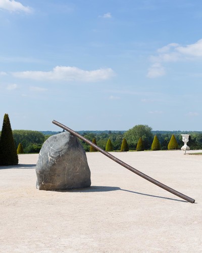 Exhibition view, Ch&acirc;teau de Versailles - © Mennour