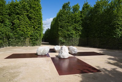 Exhibition view, Ch&acirc;teau de Versailles - © Mennour