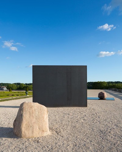 Exhibition view, Ch&acirc;teau de Versailles - © Mennour