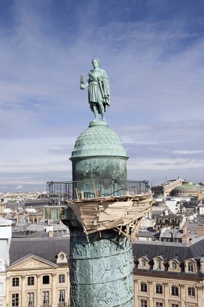 Exhibition view, Place Vend&ocirc;me, Paris - © Mennour