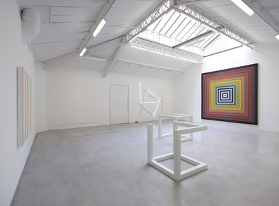 View of the exhibition « Cholet-New York. François Morellet with Ellsworth Kelly, Sol LeWitt, Fred Sandback & Frank Stella », curator : Béatrice Gross, kamel mennour
(47 rue Saint-André des arts), Paris, 2017
© ADAGP François Morellet
Photo. Julie Joubert & archives kamel mennour
Courtesy Studio Morellet and kamel mennour, Paris/London - © Mennour